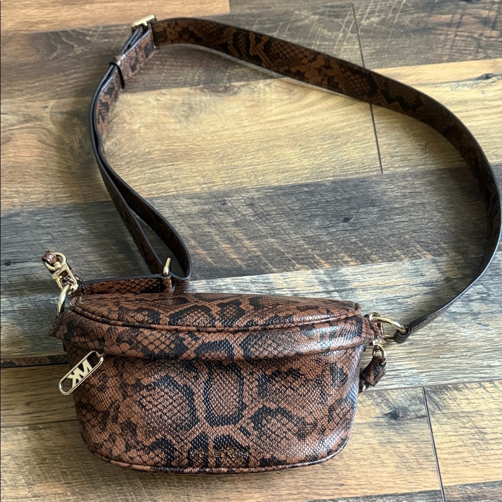 Michael Kors Brown Snake Print Funny Pack